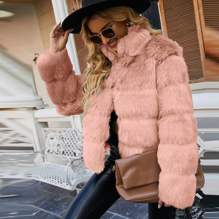 Women's cozy faux fur jacket with a modern fit and oversized size Lune London