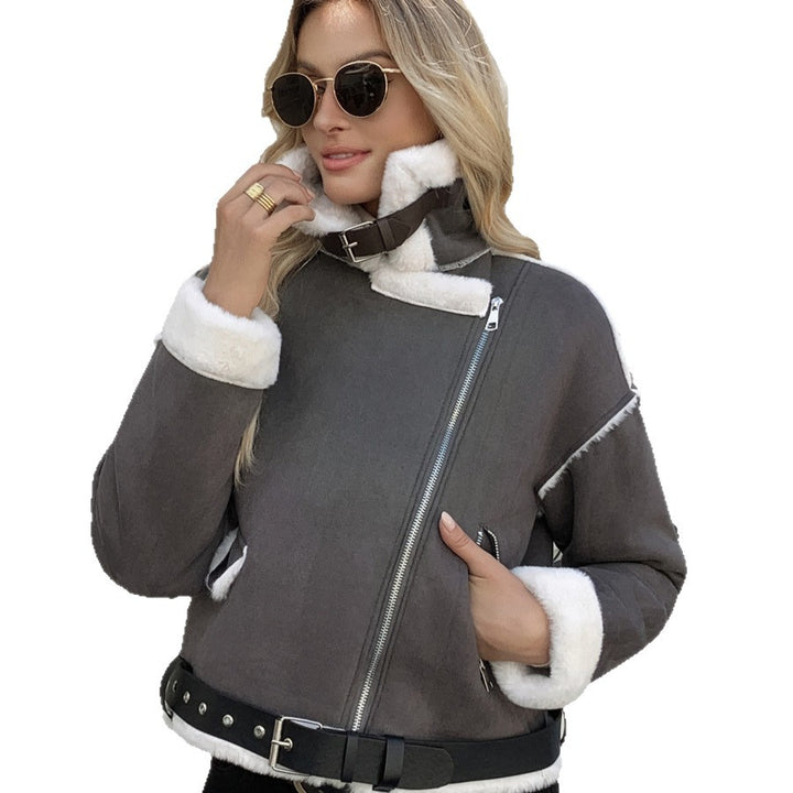 Trendy motorcycle jacket for women with faux leather details and a warm faux fur lining Lune London