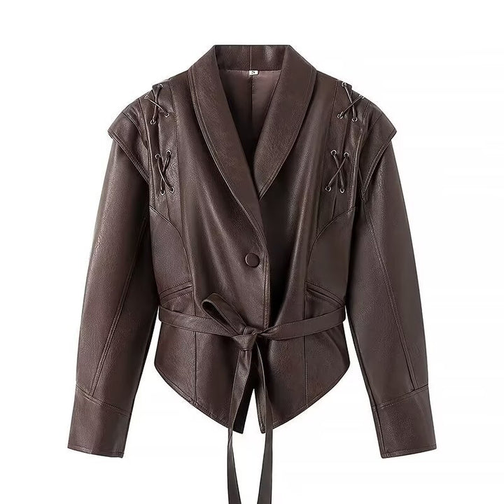 Veste blazer en faux cuir pour femmes avec détail de ceinture décoratif et col généreux Chic & Stil