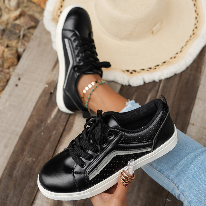 Fashion sneakers for women with perforated surface and flexible sole Lune London