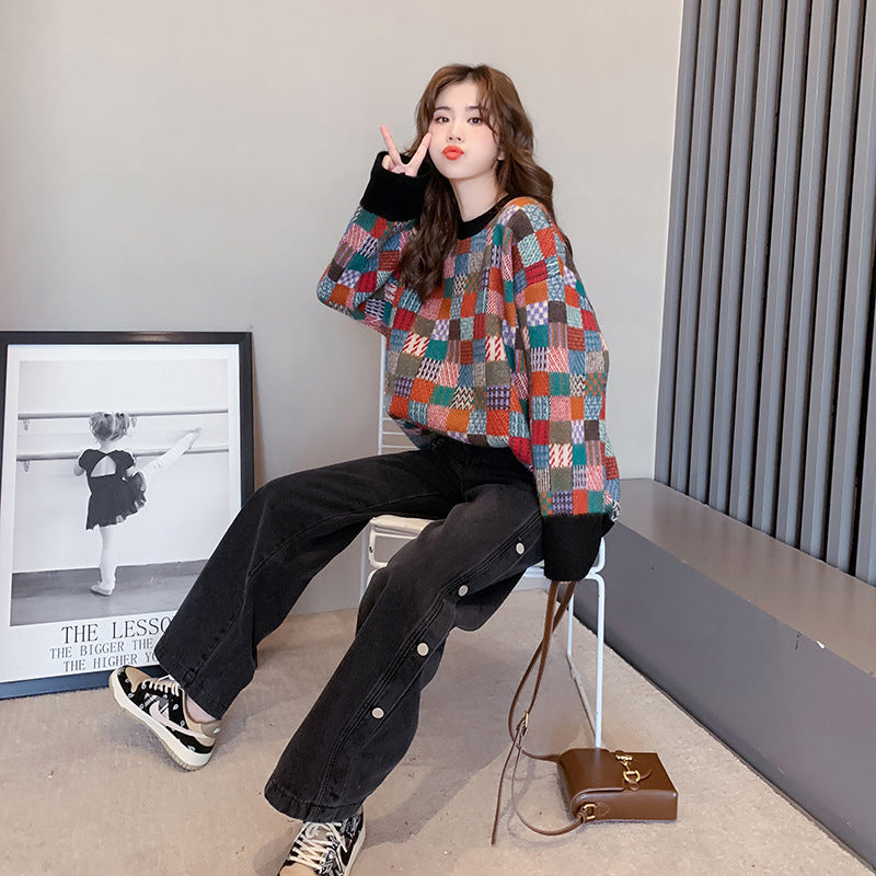 Pull féminin élégant avec motif à carreaux et coupe décontractée Chic & Stil