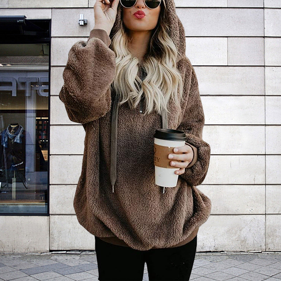 Oversized hoodie for women with practical side pockets Lune London