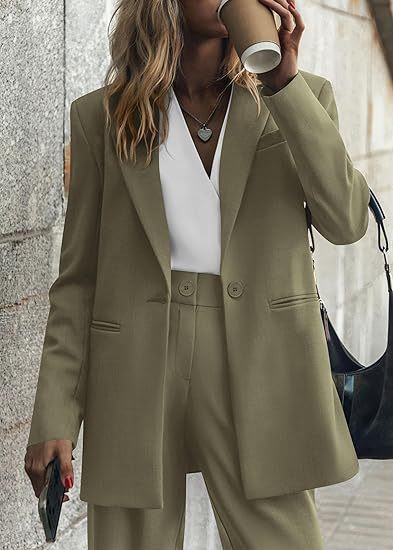 Women Elegant set with fitted silhouette and modern accents Lune London
