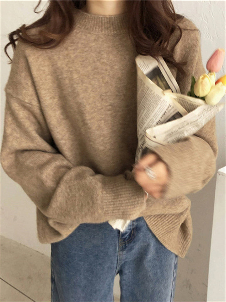 Oversized knitted pullover for women with a soft material and a relaxed fit Lune London