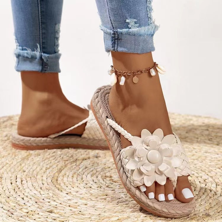 Ladies' heeled sandals adorned with flowers and natural fiber sole Lune London