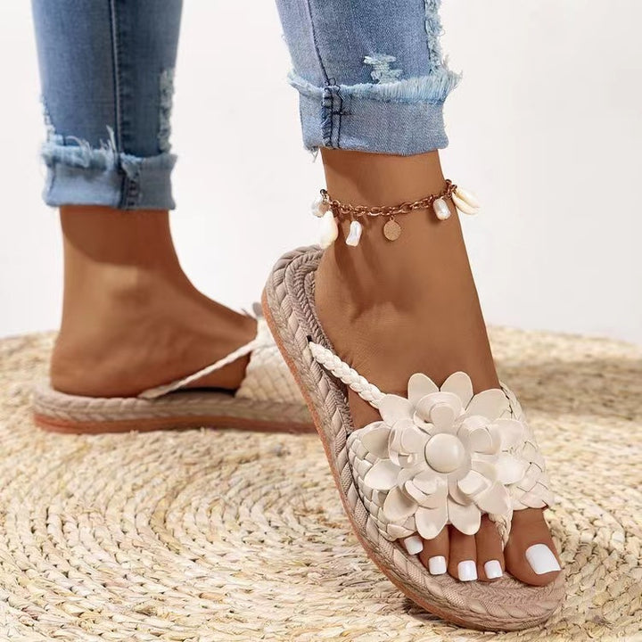 Ladies' heeled sandals adorned with flowers and natural fiber sole Lune London
