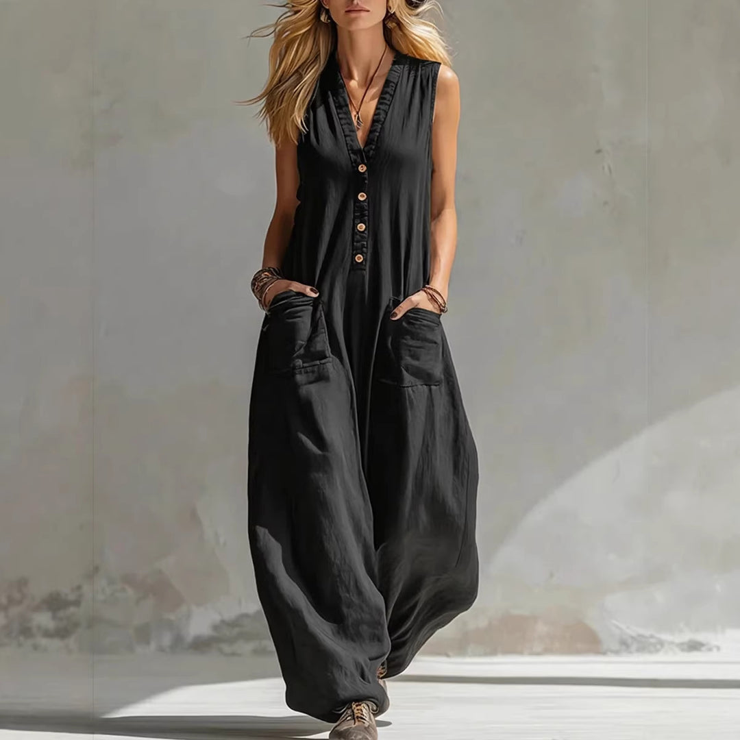 Ladies jumpsuit with deep V-neck and practical pockets Lune London