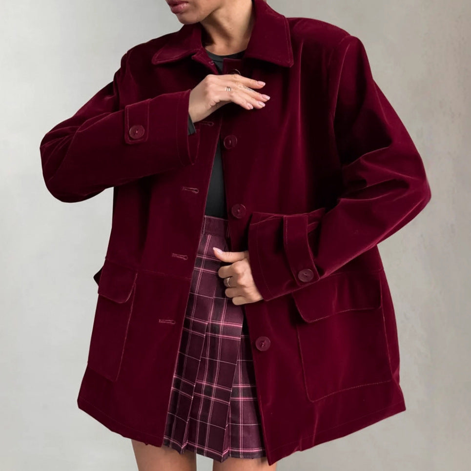 Elegant velvet jacket for ladies with practical pockets Lune London