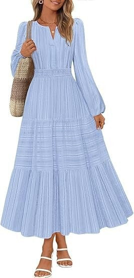 Robe maxi pour femmes avec de magnifiques manches bouffantes et une taille froncée Chic & Stil