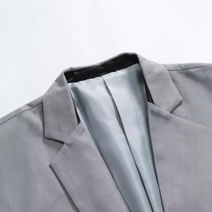 Elegant suit set for men with a modern cut and quality fabric Lune London