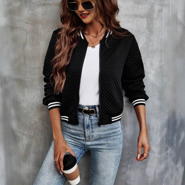 Veste matelassée femme au design sportif avec des manches contrastées Chic & Stil