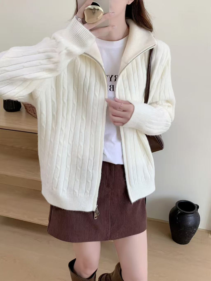 Gilet pour femmes avec fermeture éclair moderne et motif en relief décoratif Chic & Stil