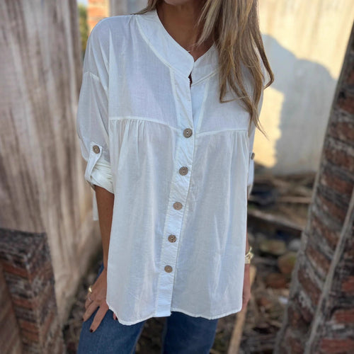 Cotton blouse for women with button closure and comfortable fit Lune London