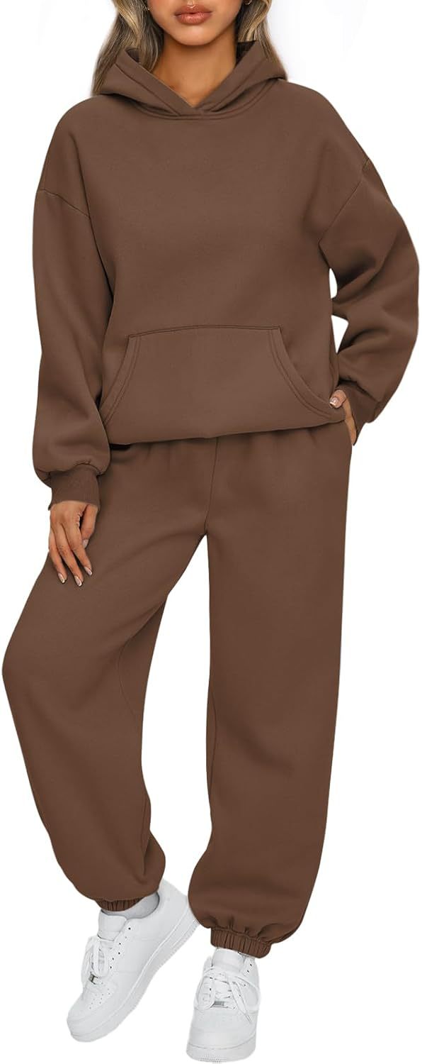 Women's casual hoodie jumpsuit made of high-quality sweat material with practical pockets Chic & Stil