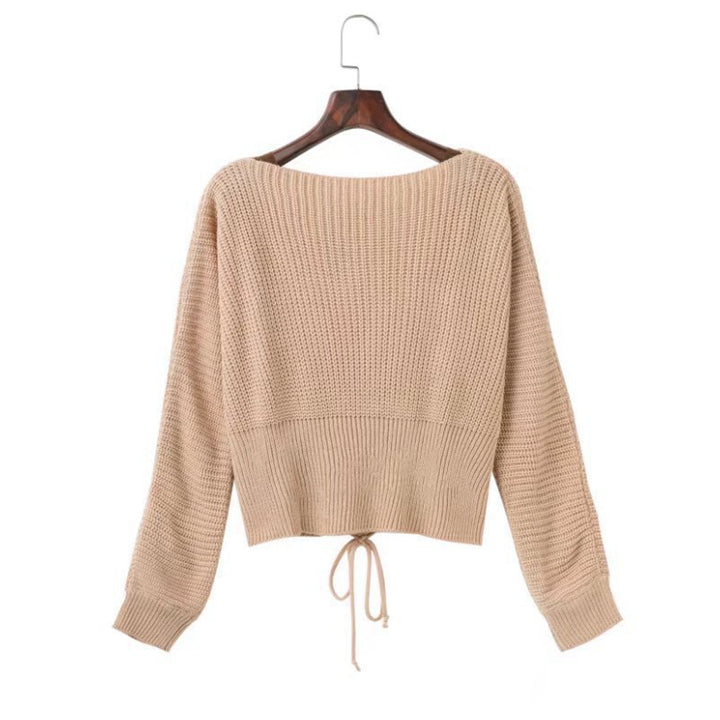 Casual knitted pullover for women with a deep V-neck and a decorative lace Lune London