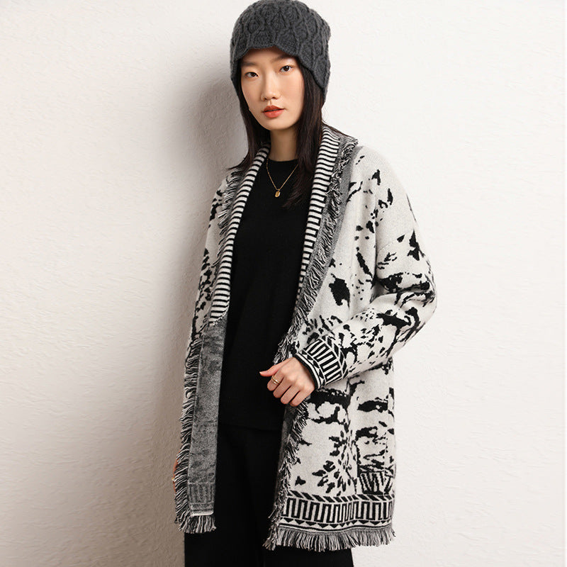 Cardigan Femme Confortable avec Motif Graphique et Détails Frangés Chic & Stil