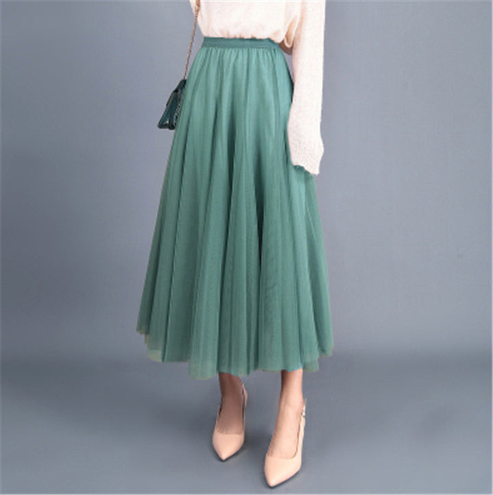 Elegant tulle skirt for women with voluminous cut and elastic waist Lune London