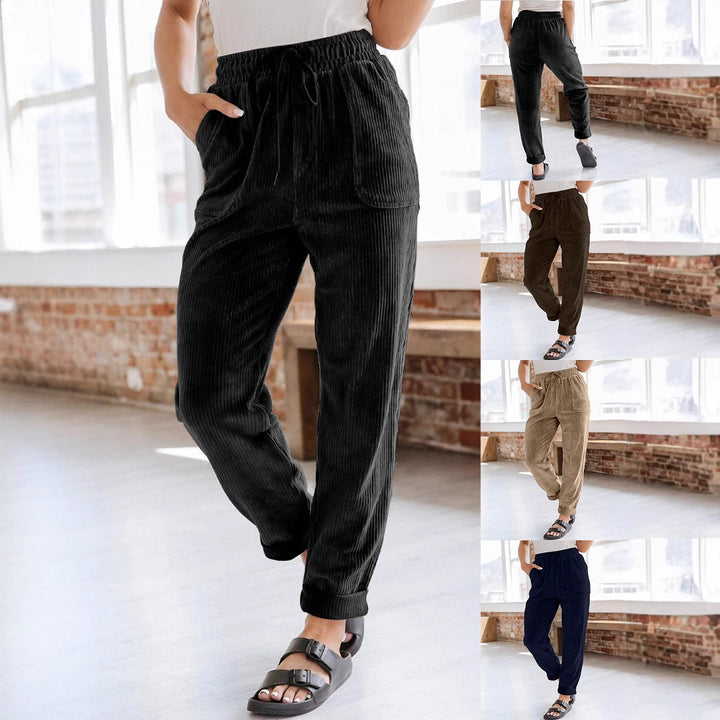 Casual cargo pants for women with elastic waistband and practical side pockets Lune London