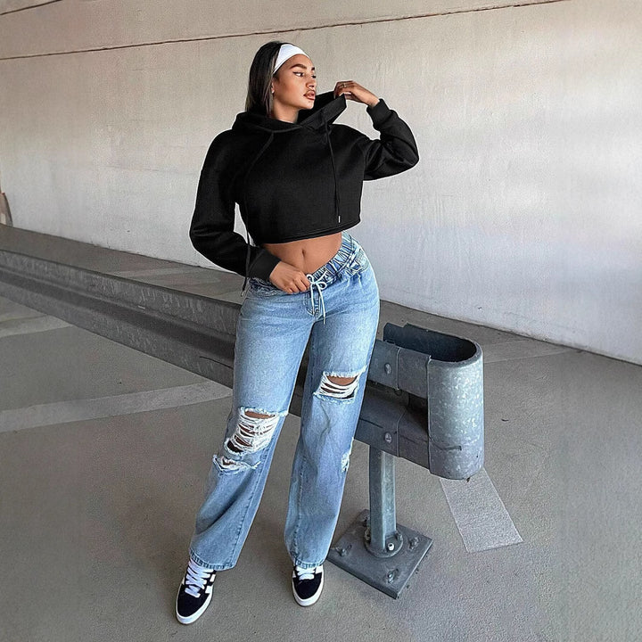 cropped sweatshirt for women with a relaxed fit and a hood Chic & Stil