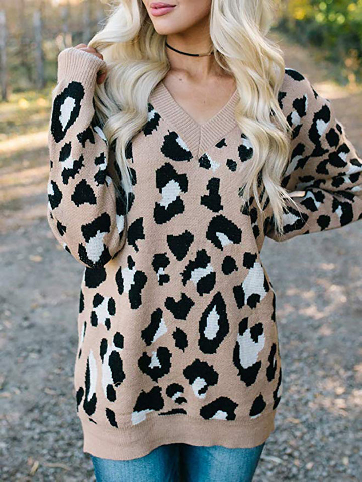 Knitted sweater for women with a modern leopard pattern Lune London