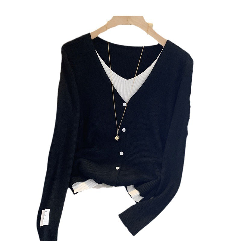Casual knitted jacket for women with a fine ribbed structure and a deep V-neck Lune London