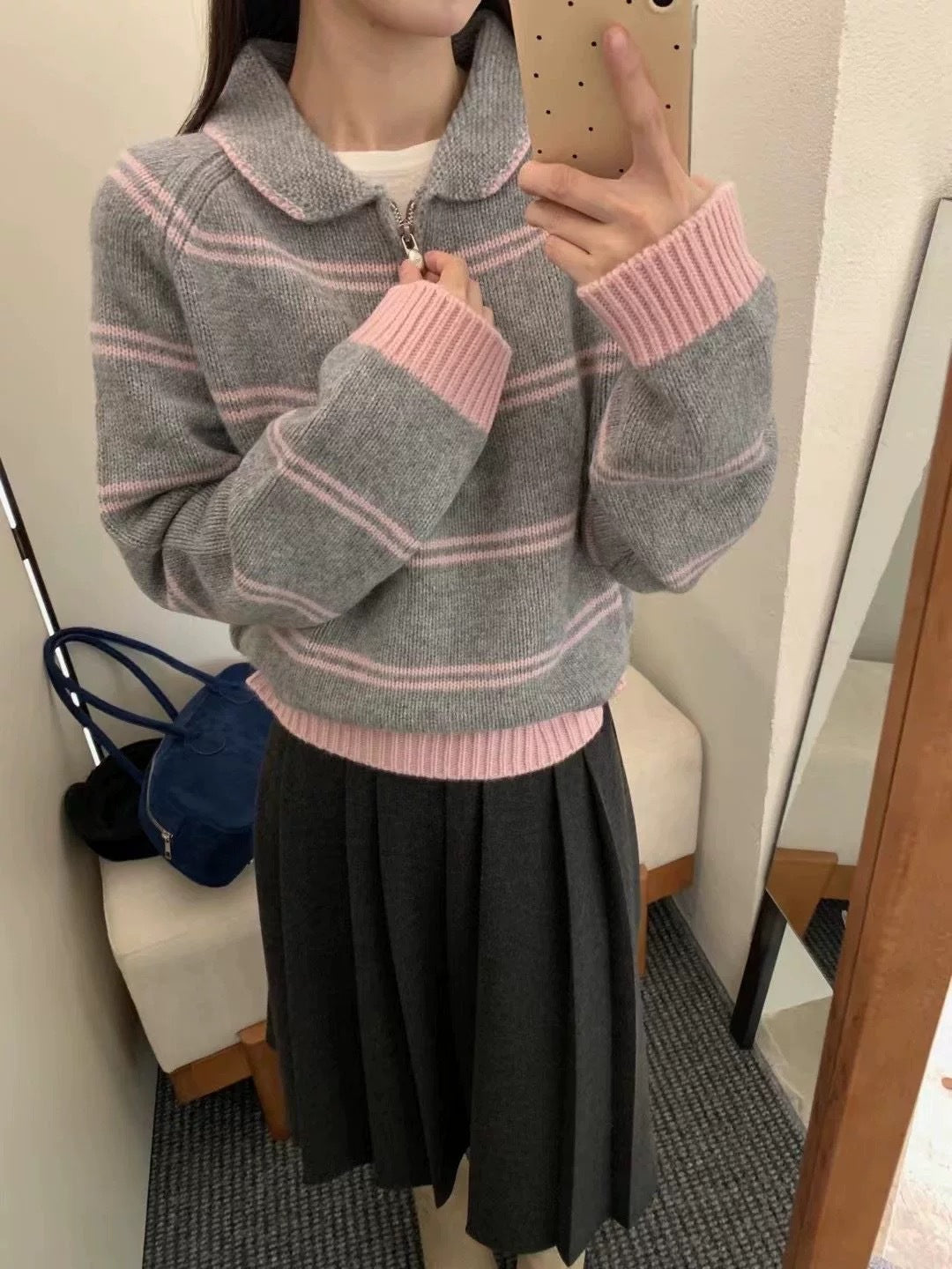 Pull pour femmes à motifs avec col montant et détails contrastés Chic & Stil