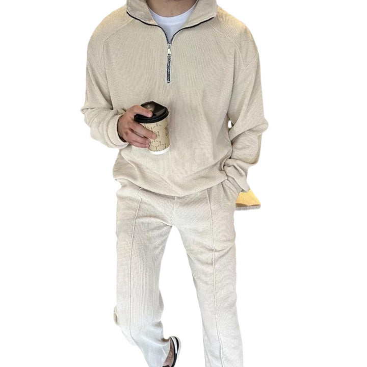 Men's loungewear set consisting of a high-quality zip-up sweater and comfortable jogger pants Lune London