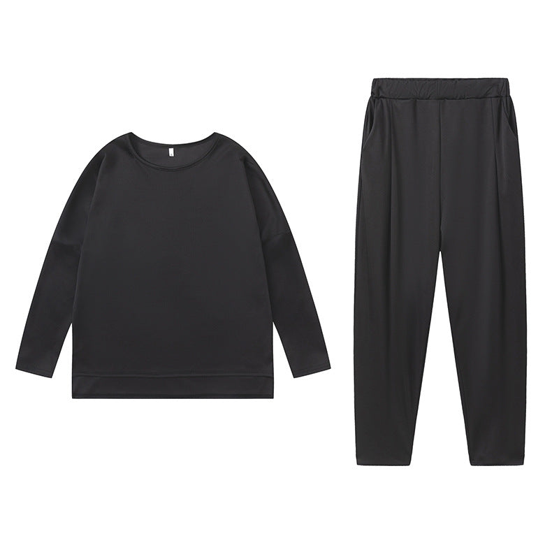 Sport leisure set for women with a soft material and a loose fit Lune London