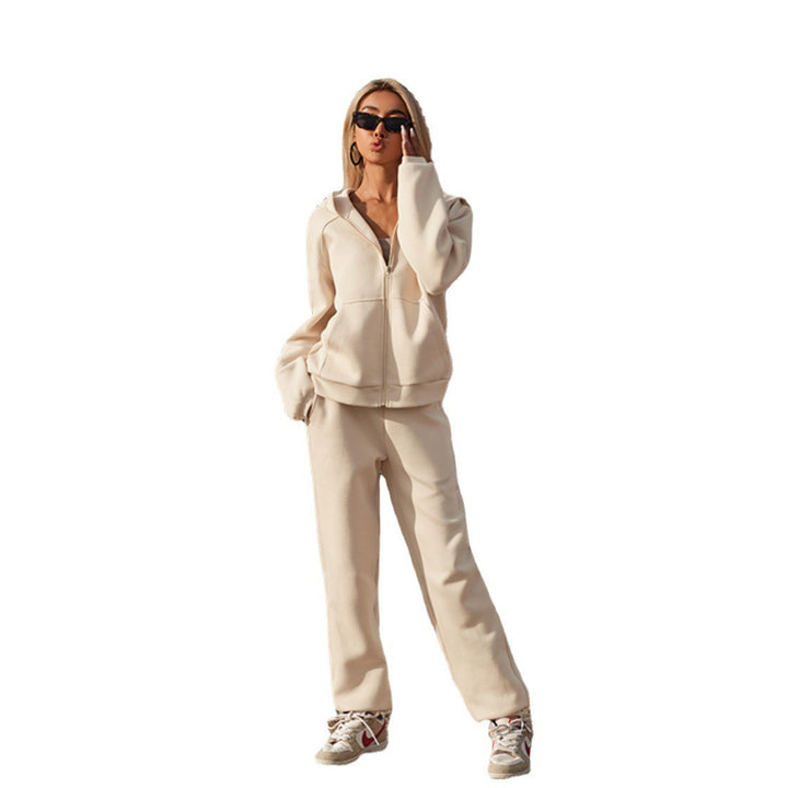 Comfortable sports jacket for women with zipper and casual joggers Lune London
