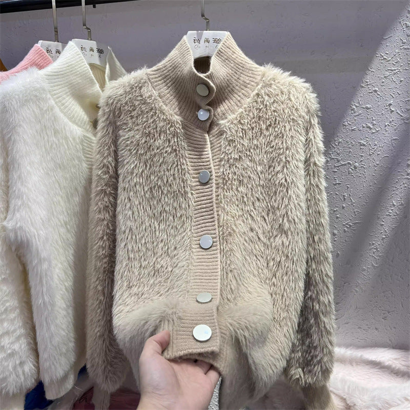 Cardigan confortable pour femmes avec fermeture bouton et col montant Chic & Stil
