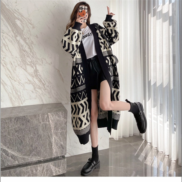 Ladies Long Cardigan with graphic design and deep pockets Lune London
