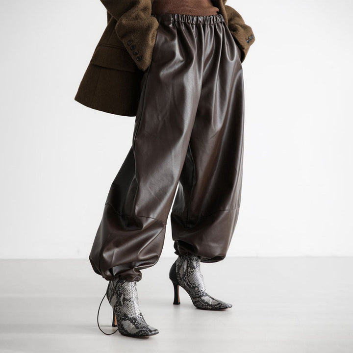 Trendy faux leather pants for women with elastic waistband Lune London