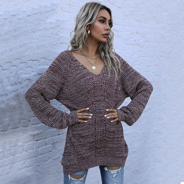 Casual knit sweater for women with a loose fit and V-neck Lune London
