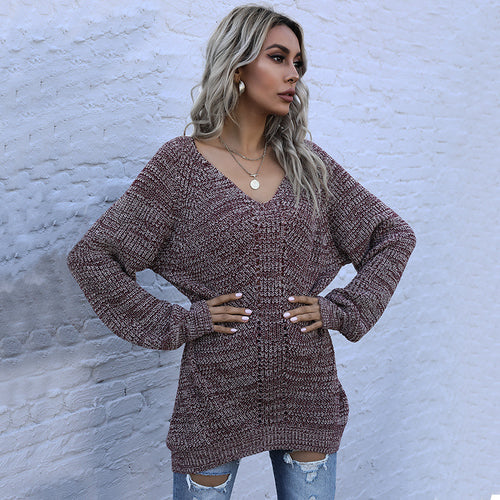 Casual knit sweater for women with a loose fit and V-neck Lune London