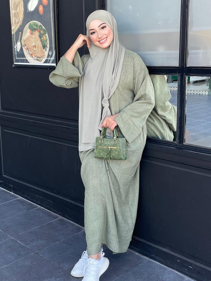 Ladies Fashion Maxi Dress with Voluminous Sleeves and an Elegant Cut Lune London