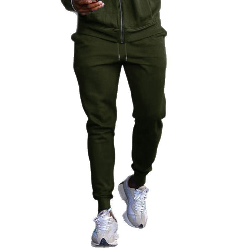 Comfortable jogging pants for men with elastic waist and practical pockets Lune London
