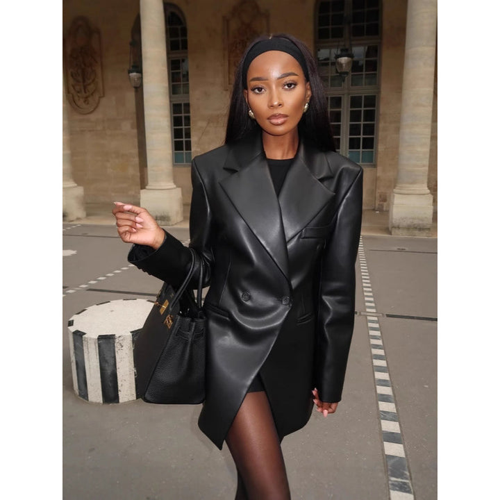 Oversized blazer for women in high-quality faux leather with double button closure Lune London