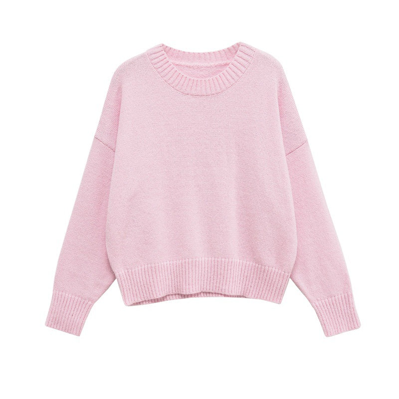 Comfortable oversized sweater for women with a round neck and wide cuffs Lune London