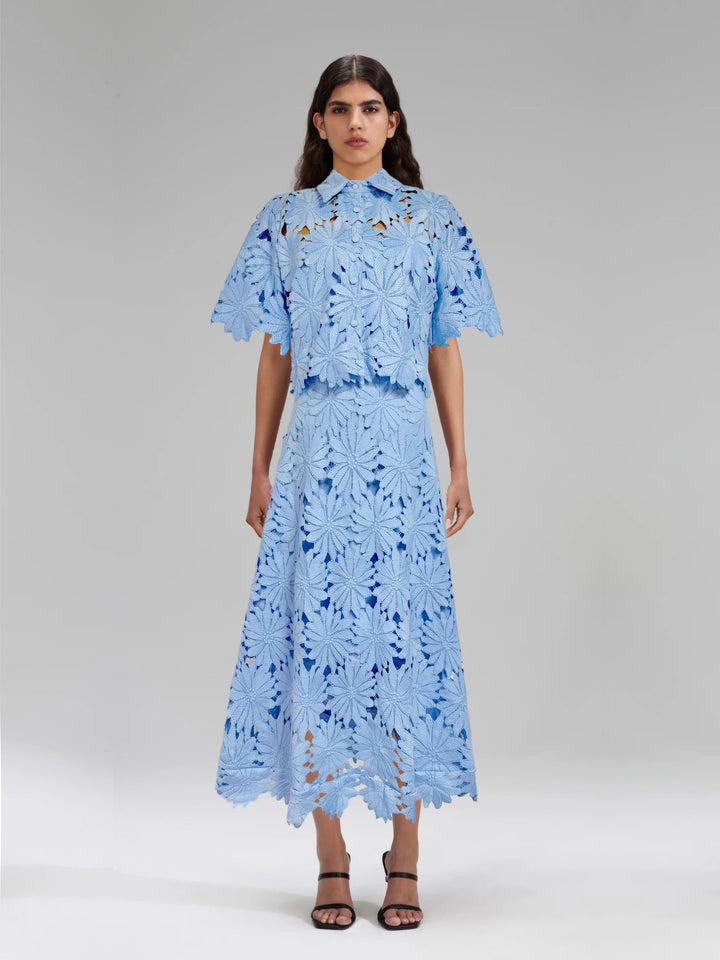 Robe florale pour femmes avec col montant et manches volumineuses Chic & Stil