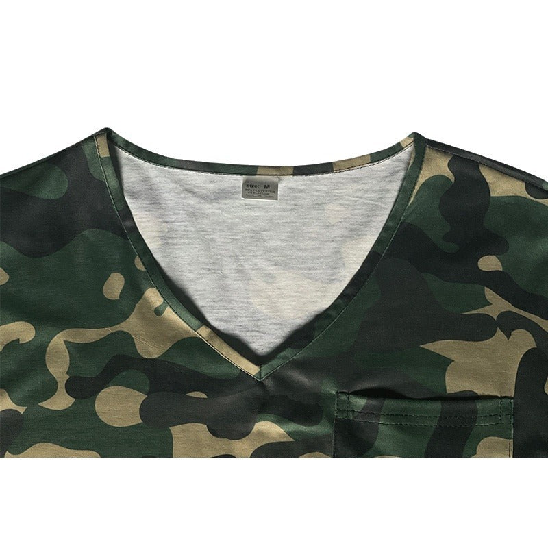 Short sleeve T-shirt for men with V-neck and chic camouflage design