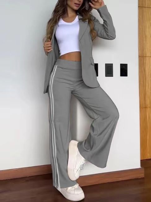 Ensemble de blazer sportif pour femmes avec un pantalon à coupe large Chic & Stil