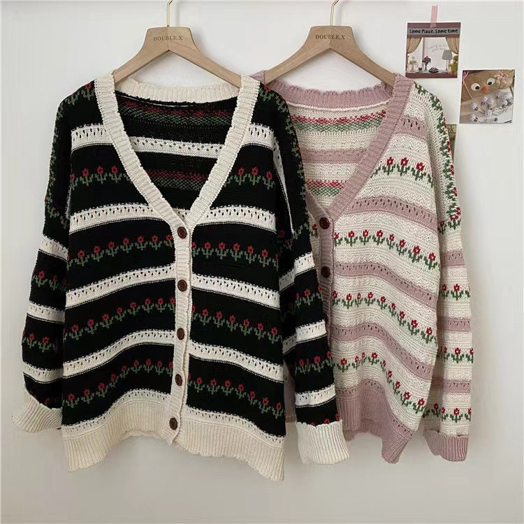 Knit jacket for women with nostalgic floral patterns and a generous cut Lune London