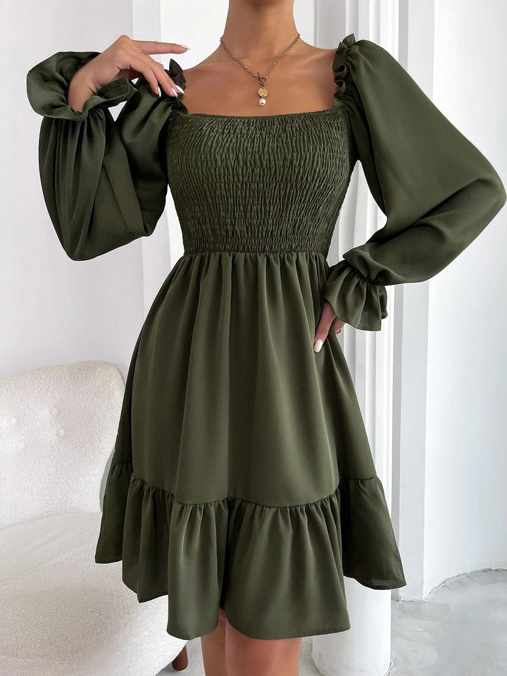 Puff sleeve dress for women with lace details and elastic top Lune London