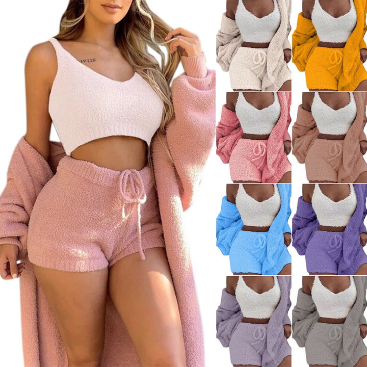 Women cozy lounge set with crop top and shorts Lune London