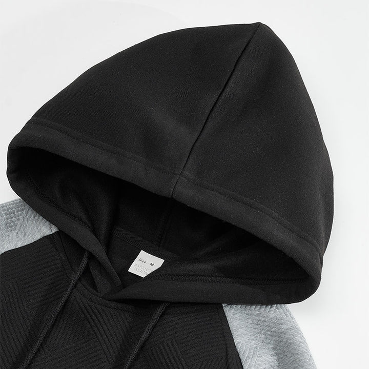 Sporty hoodie sweatshirt for men with structured sleeves and kangaroo pocket Lune London