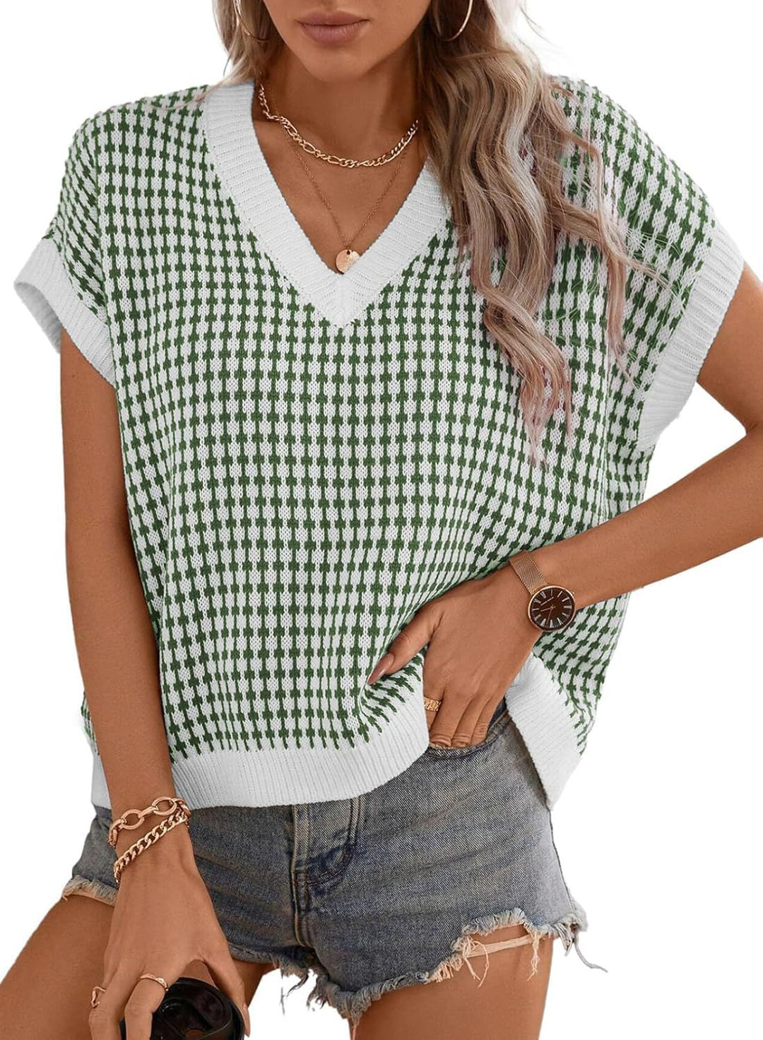 Viscose top for women with a modern check pattern and a chic V-neck