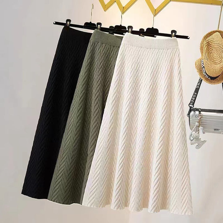 Maxi skirt for women with decorative braid pattern and elastic waistband Lune London