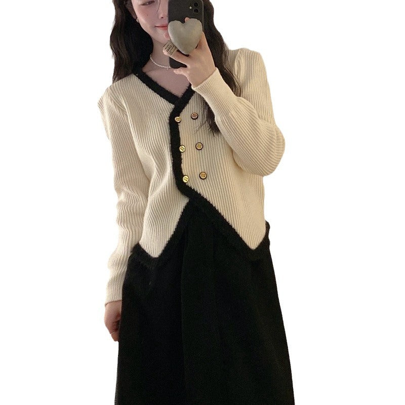 Cardigan élégant pour femmes avec un ourlet contrastant et des détails de boutons Chic & Stil
