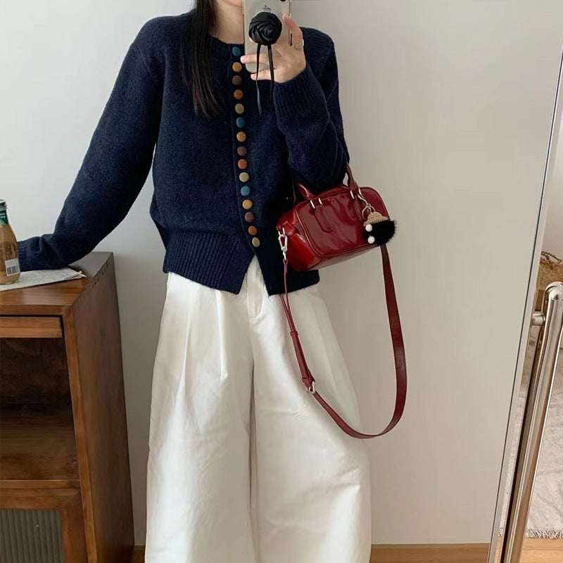 Cardigan femme avec des détails de boutons colorés et un matériau en feutre doux Chic & Stil