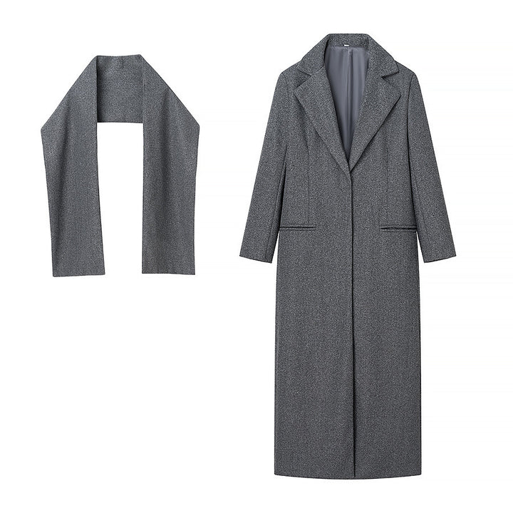 Elegant winter coat for women with high collar and practical pockets Lune London